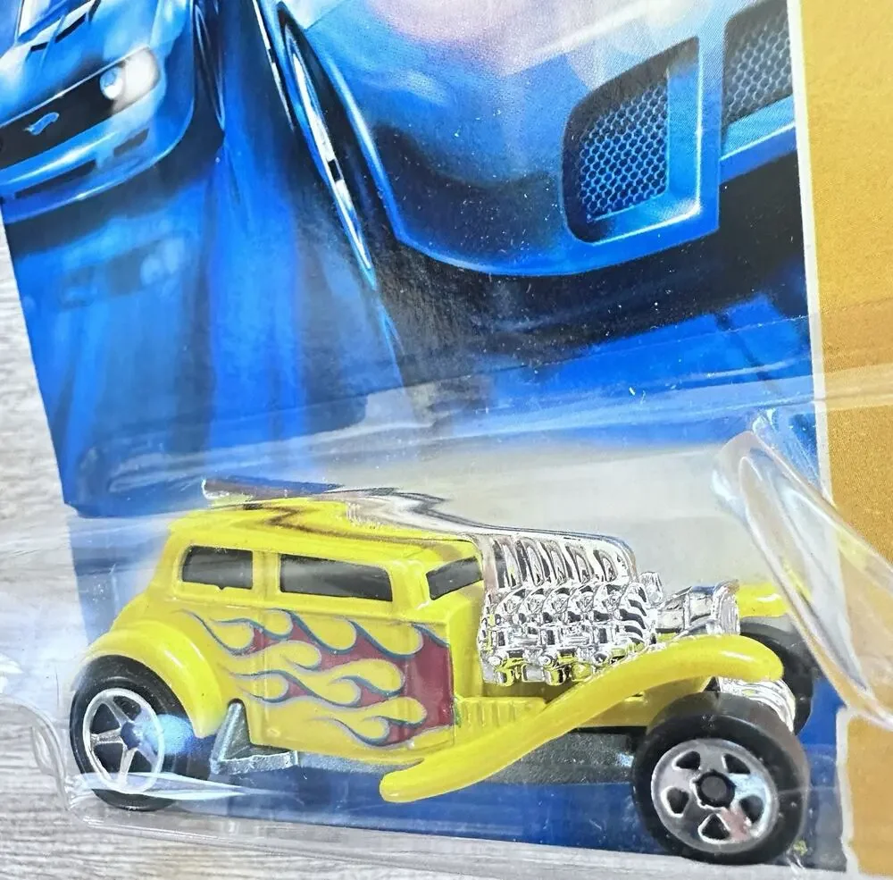 Yellow Straight Pipes Hot Rod - Hot Wheels 2007 New Models 12/36 1:64 New H26
